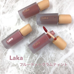 色持ちバッチリ！ラカのリップ