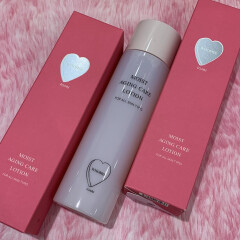 WHOMEEで、人気のエイジングケアクリームが化粧水になって新発売！