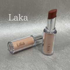 【Laka（ラカ）】色と光が滑らか密着するグロウリップ
